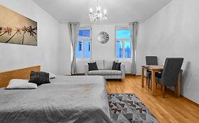 Three-Bedroom, Three King-Size Bed Retreat
