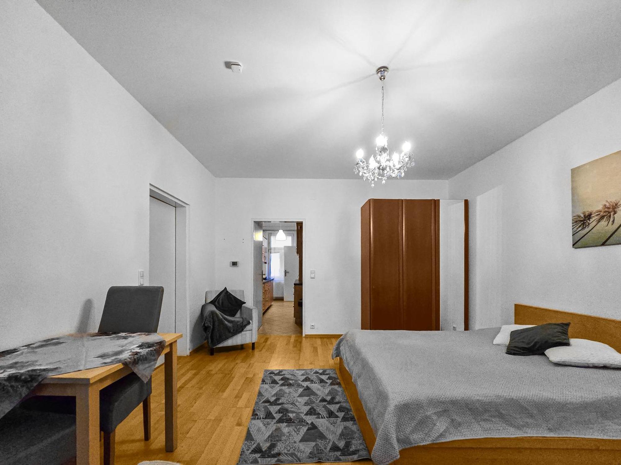 Three-Bedroom, Three King-Size Bed Retreat Wiedeń Zewnętrze zdjęcie