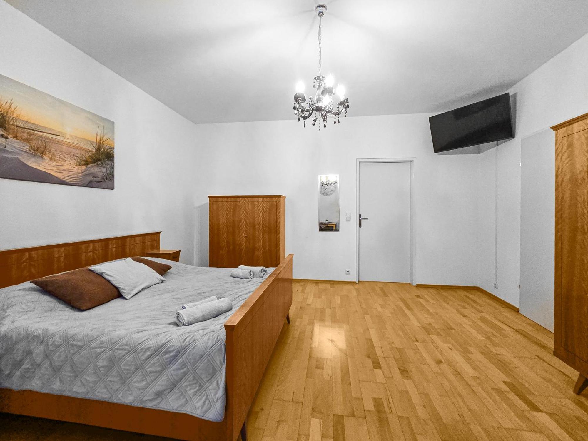 Three-Bedroom, Three King-Size Bed Retreat Wiedeń Zewnętrze zdjęcie
