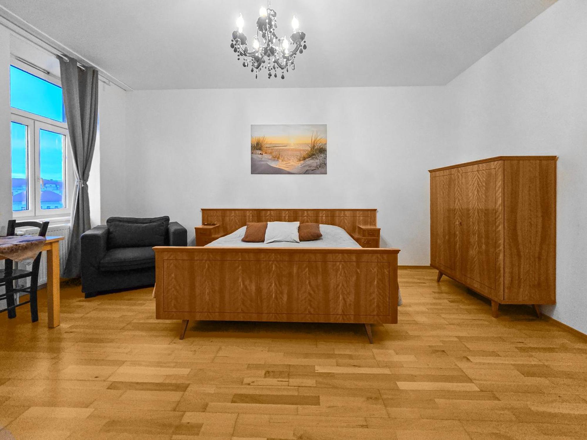 Three-Bedroom, Three King-Size Bed Retreat Wiedeń Zewnętrze zdjęcie